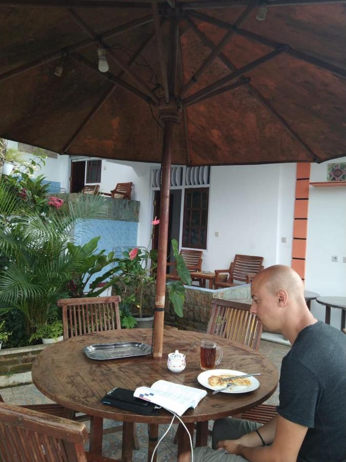 Bintang Bungalow Tour & Travel Kelimutu Extérieur photo