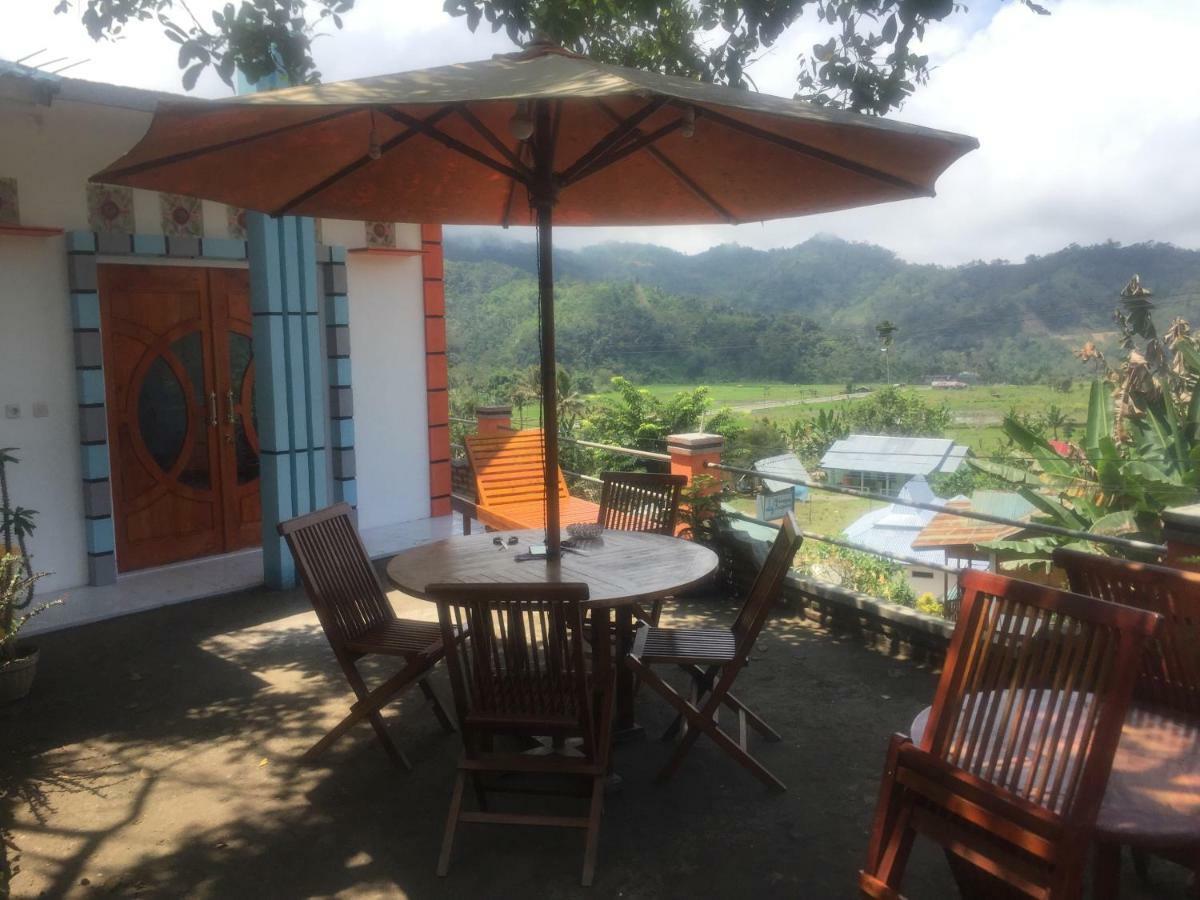 Bintang Bungalow Tour & Travel Kelimutu Extérieur photo