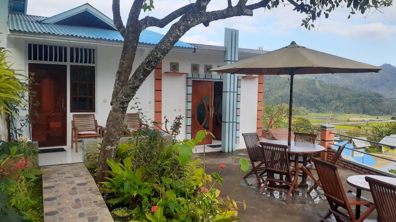 Bintang Bungalow Tour & Travel Kelimutu Extérieur photo